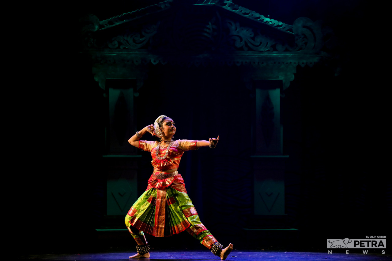 The performance was a culmination of Kirthana's formal training in the art of Bharatanatyam. – The Vibes pic/Alif Omar