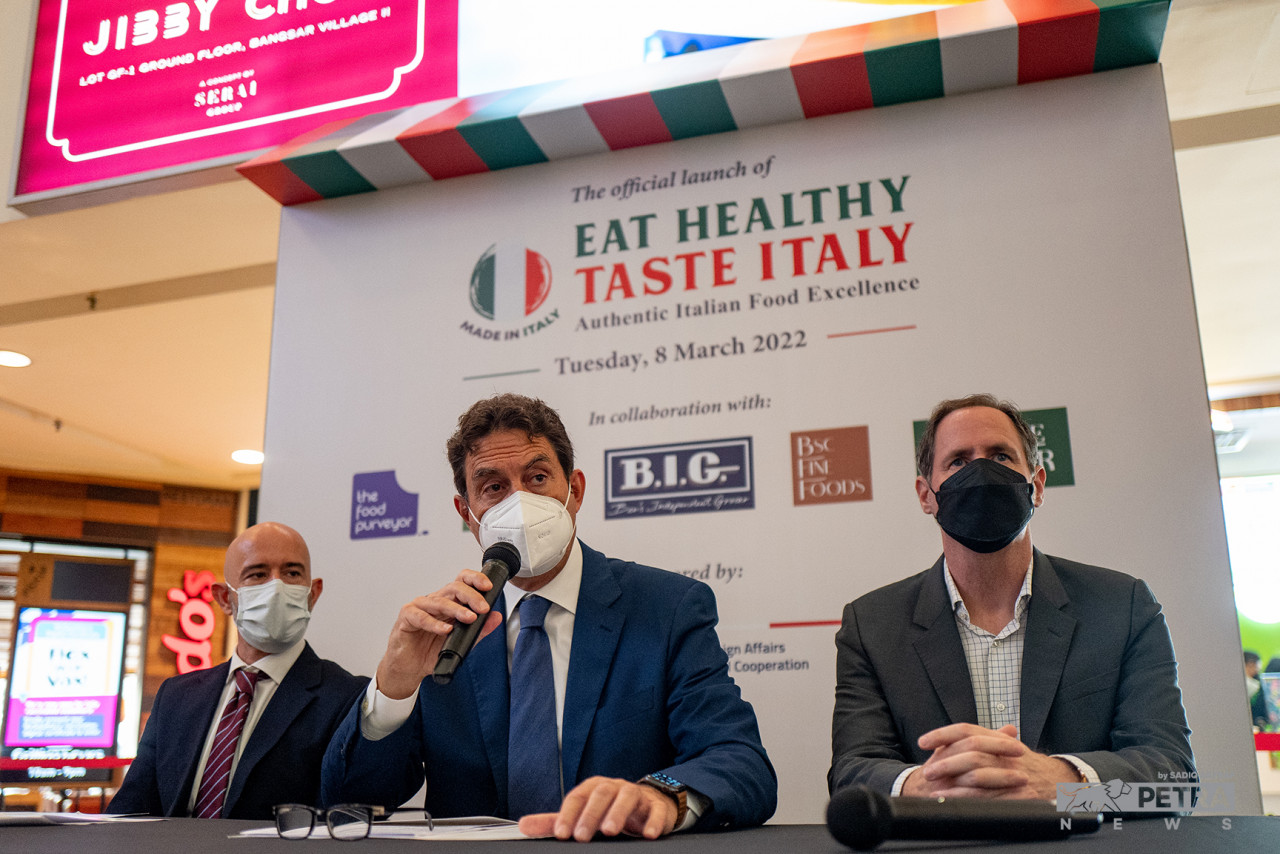 (From L-R) Italian trade commissioner Filippo Fusaro, Ambassador of Italy in Malaysia, Massimo Rustico, and The Food Purveyor Chief Executive Officer Geoff King attended the launch of the food fair. They each spoke on the importance of authentic Italian ingredients. – Vibes pic/SADIQ ASYRAF