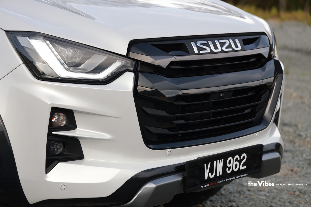 The truck comes with automatic Bi-LED Projector Headlamps with LED DRL. – MOHD HAZLI HASSAN/The Vibes pic