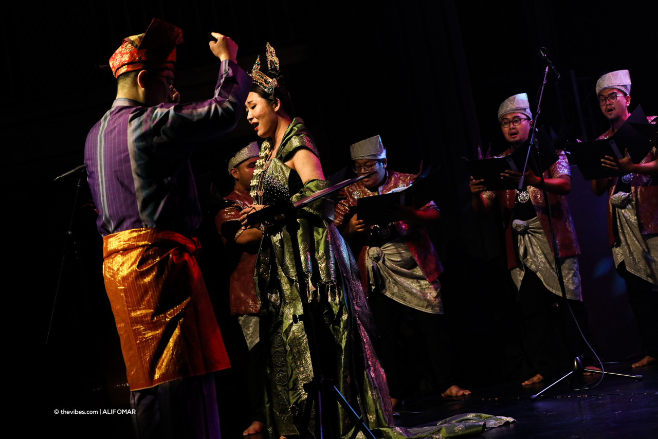 Opera Serikandi Nusantara combines vocal recital, choir and piano with elements of Malay folklore and Nusantara combining of gamelan with opera elements like choir ensemble to tell stories of legendary Malay princesses such as Puteri Ulek Mayang, Bidasari, and Puteri Saadong. – ALIF OMAR/The Vibes pic
