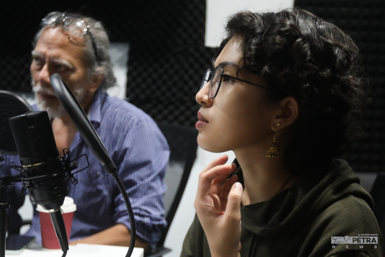 Vibes’ reporter Qistina Nadia Dzulqarnain discusses her reporting on the anti-hopping law and money in politics. – The Vibes pic/Sairien Nafis