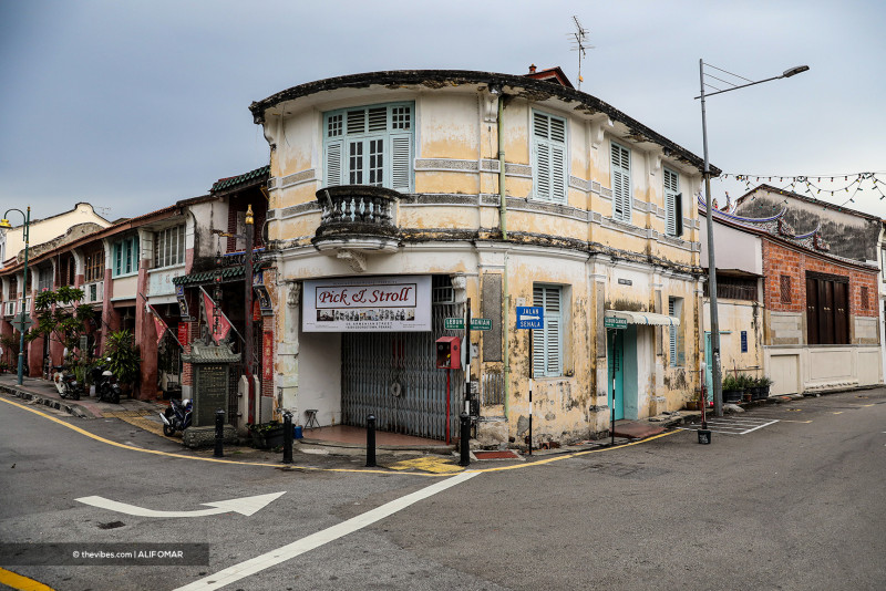 George Town World Heritage Inc general manager Ang Ming Chee says there are some 60 properties in George Town – or 1% out of 5,013 properties within the heritage site – in need of major restoration work since 2019. – The Vibes file pic