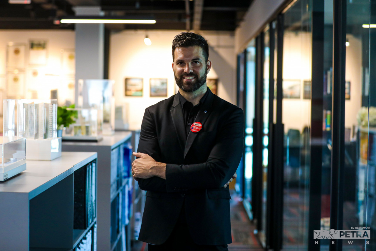 Veritas Design Group associate architect Dr Miguel A. Robles. – The Vibes pic/Alif Omar