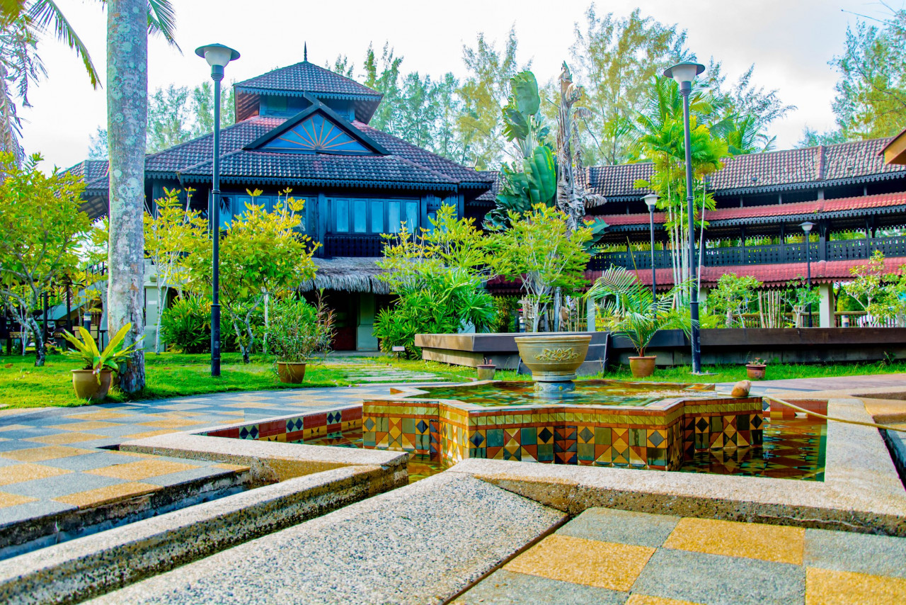 Ayer Hangat Village Salt Water Hotspring. – Pic courtesy of Lada