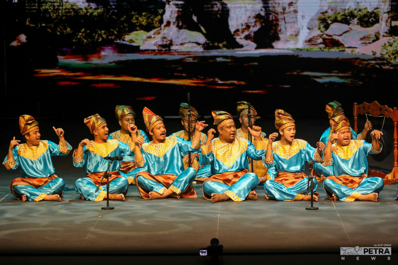 Dikir Barat is an iconic and cherished Kelantanese traditional performance involving singing, improvised verse, and chorus chanting. – The Vibes pic/Alif Omar