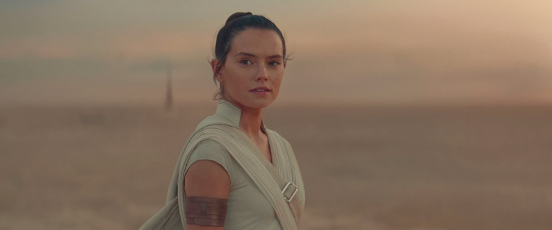 Daisy Ridley returns as Rey. – Twitter pic