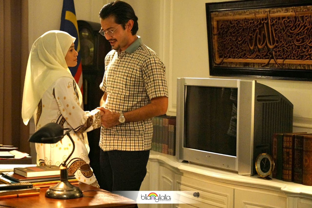 Farid with Acha Septriasa, who plays Datuk Seri Dr Wan Azizah Wan Ismail in the film. – Pic courtesy of Bianglala Entertainment 1