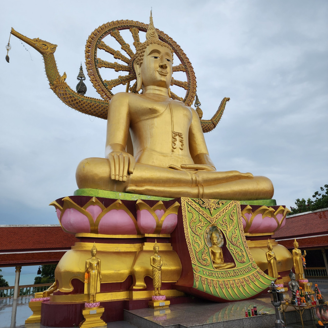 The Giant Buddha at Wat Phra Yai. – Pic by Shah Shamshiri