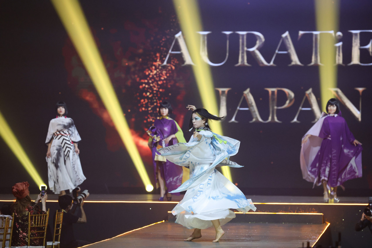 Guests were treated to a fashion parade featuring a diverse range of designs from local and international labels and designers. – Pic courtesy of STI