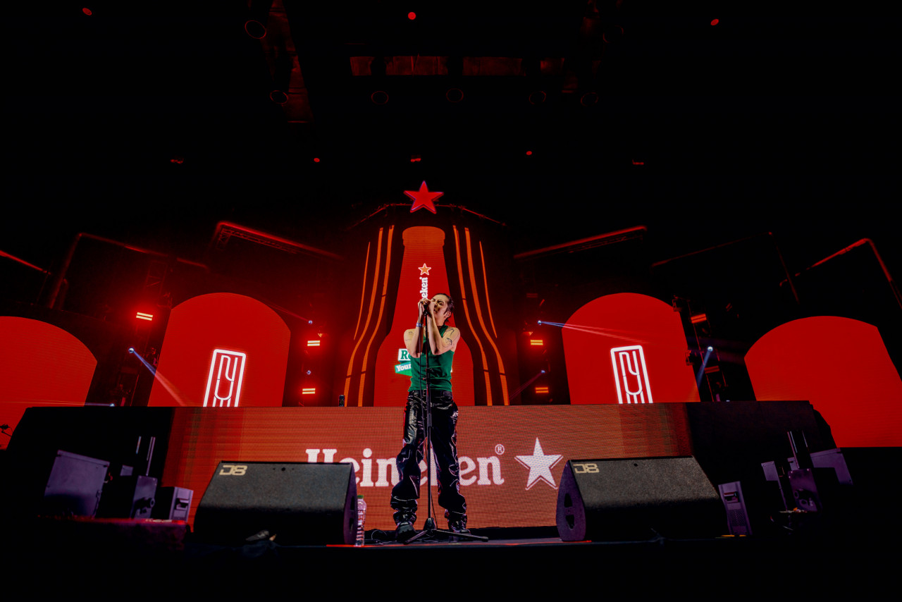Crooner NYK showcases his unique take on The Chainsmokers’ hit song Something Just Like This. – Pic courtesy of Heineken