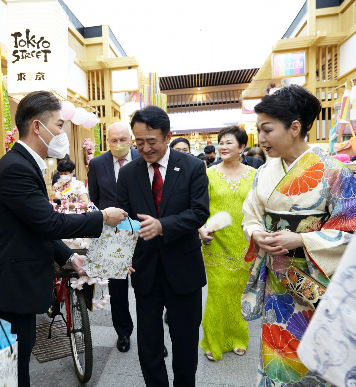 Japan ambassador to Malaysia H.E. Katsuhiko Takahashi was present to officiate the affair. – Pic courtesy of Tokyo Street, Pavilion KL