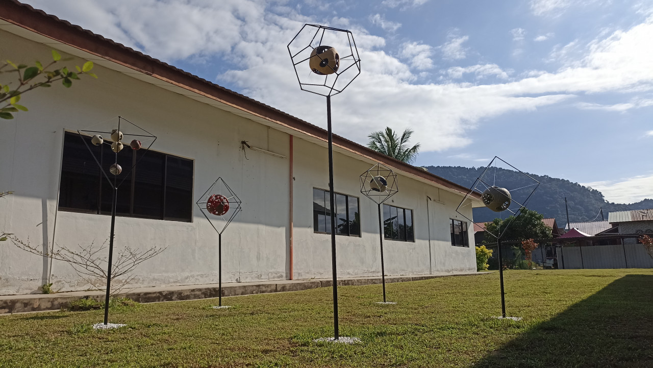 An outdoor display of works by exhibtion finalist Thanesh Kichi. – The Vibes pic, March 26, 2022