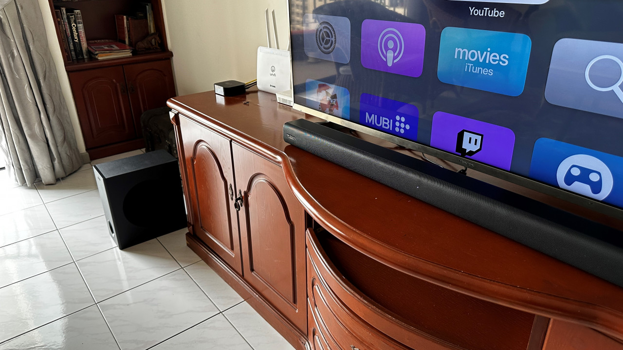 While a wireless connection between the soundbar and subwoofer reduces clutter, you still need to keep them relatively close together. – Haikal Fernandez pic