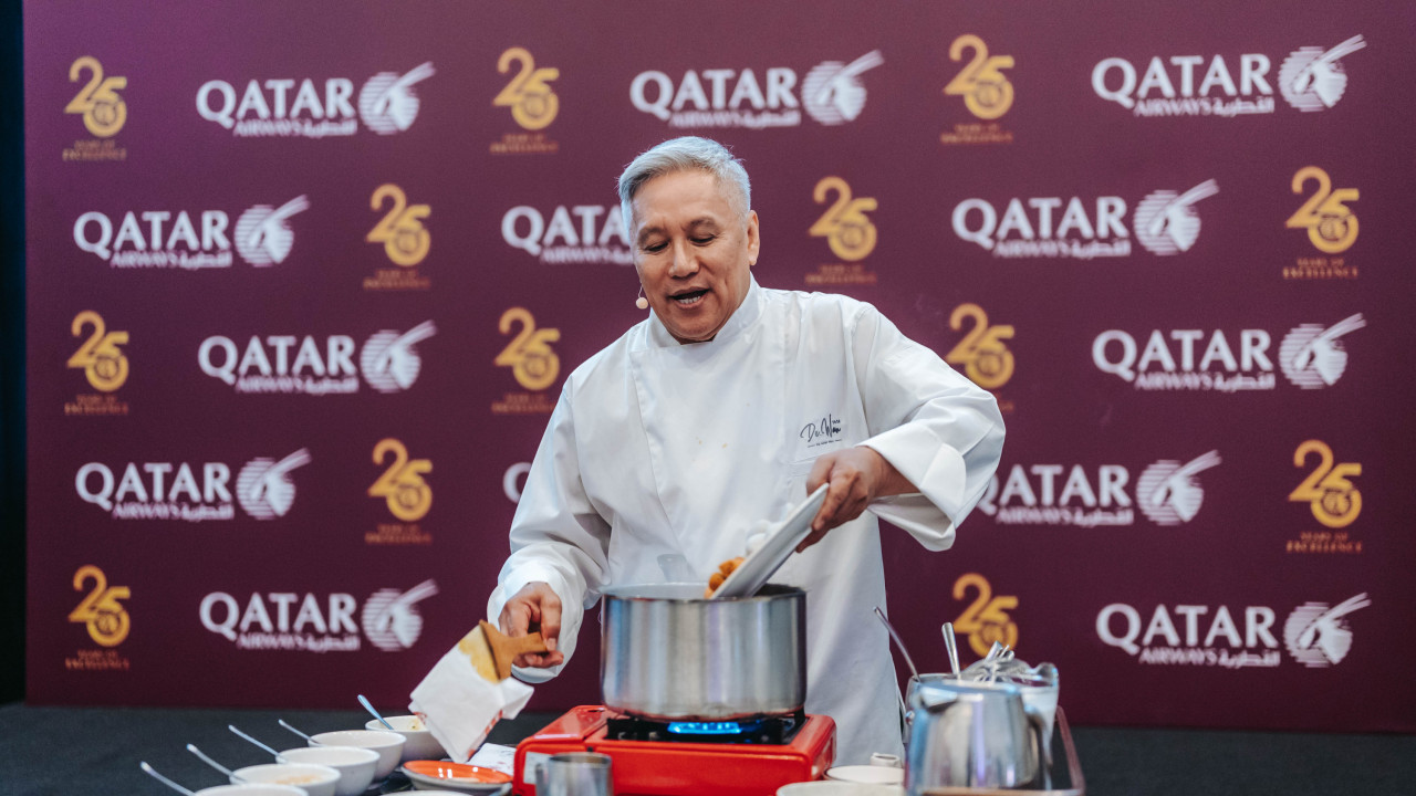 Chef Wan conducts a cooking demonstration of his heritage Nyonya Curry Laksa recipe. – Pic courtesy of Qatar Airways