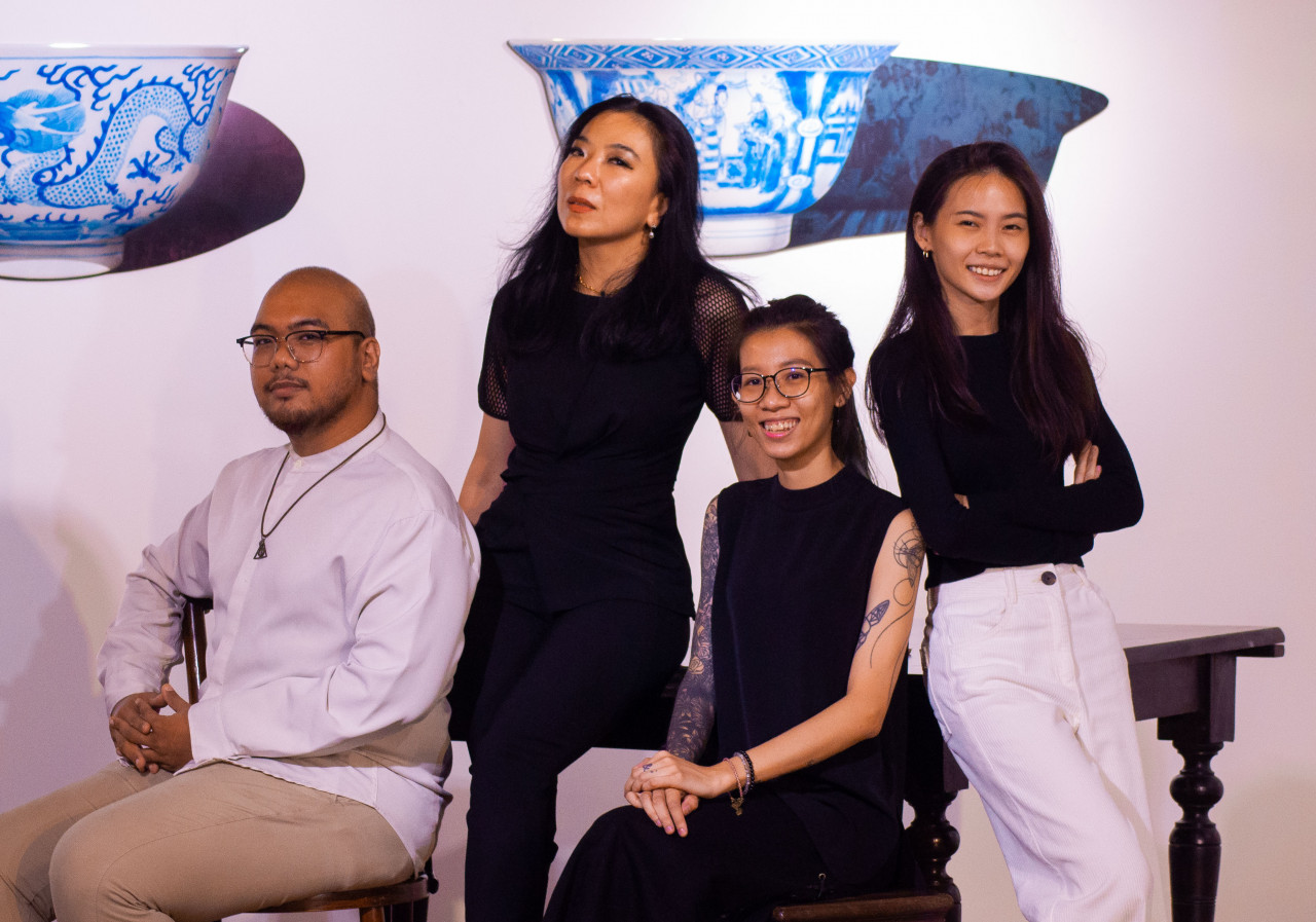 Wei-Ling Gallery Director Lim Wei-Ling with her Gallery Family (Left to Right) – Fiqri Adnan, Lim Siew Boon and Noel Tan. – Pic courtesy of Wei-Ling Gallery