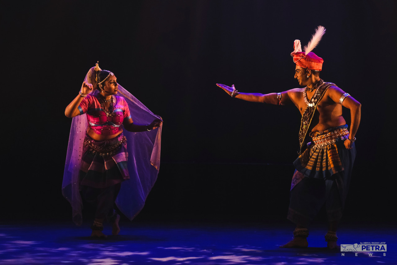 Rajavel in performance. – The Vibes pic/Abdul Razak Latif