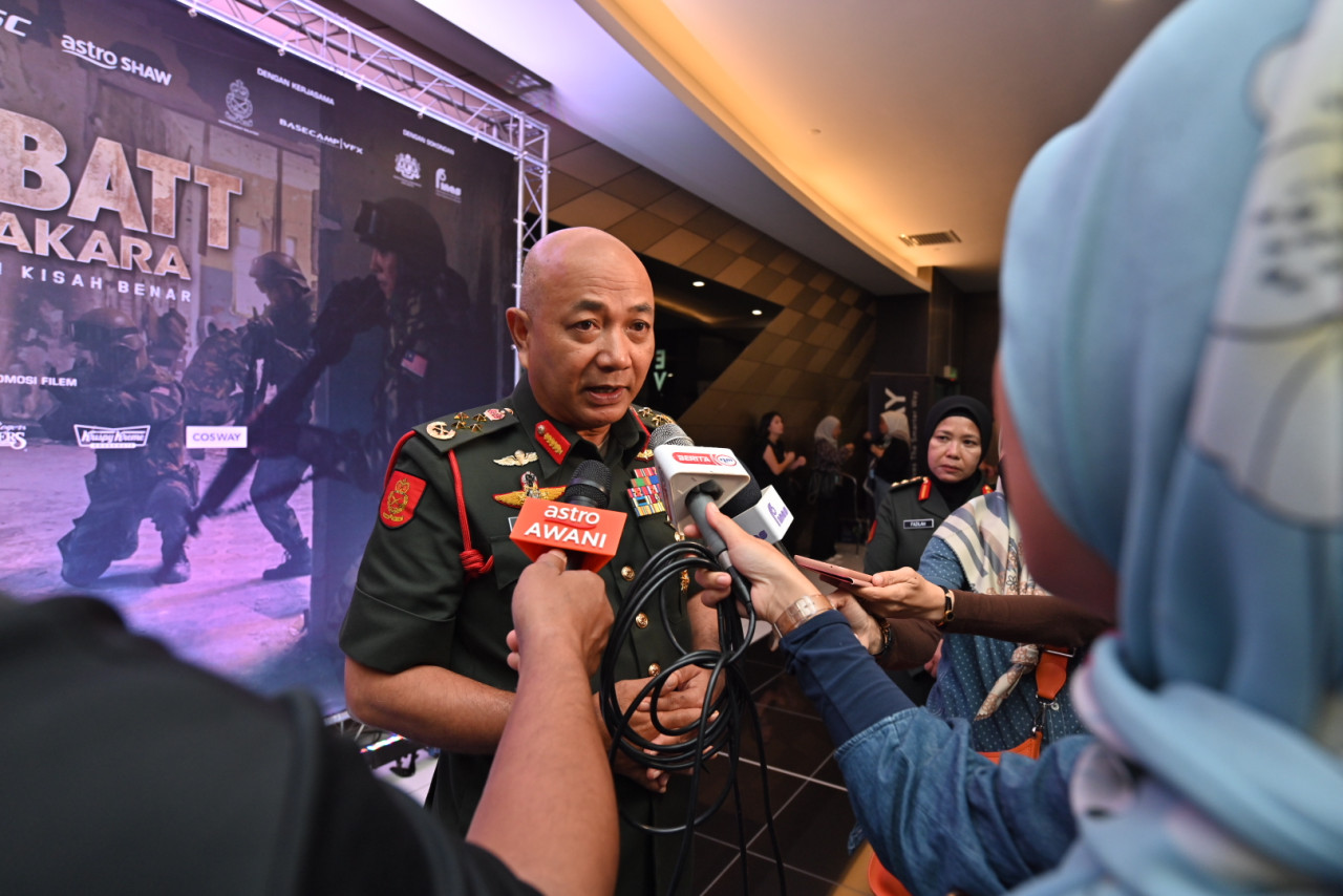 Army chief General Datuk Seri Mohammad Ab Rahman speaks to the media after the press conference. – Pic courtesy of GSC