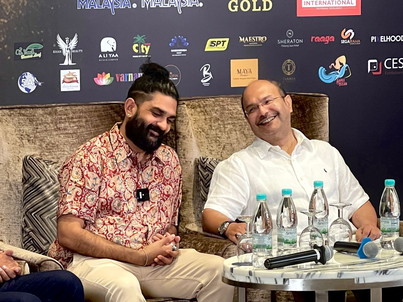 Sid Sriram shares a laugh with Tourism Malaysia senior director Tuan Syed Yahya. – The Vibes pic/Kalash Nanda Kumar