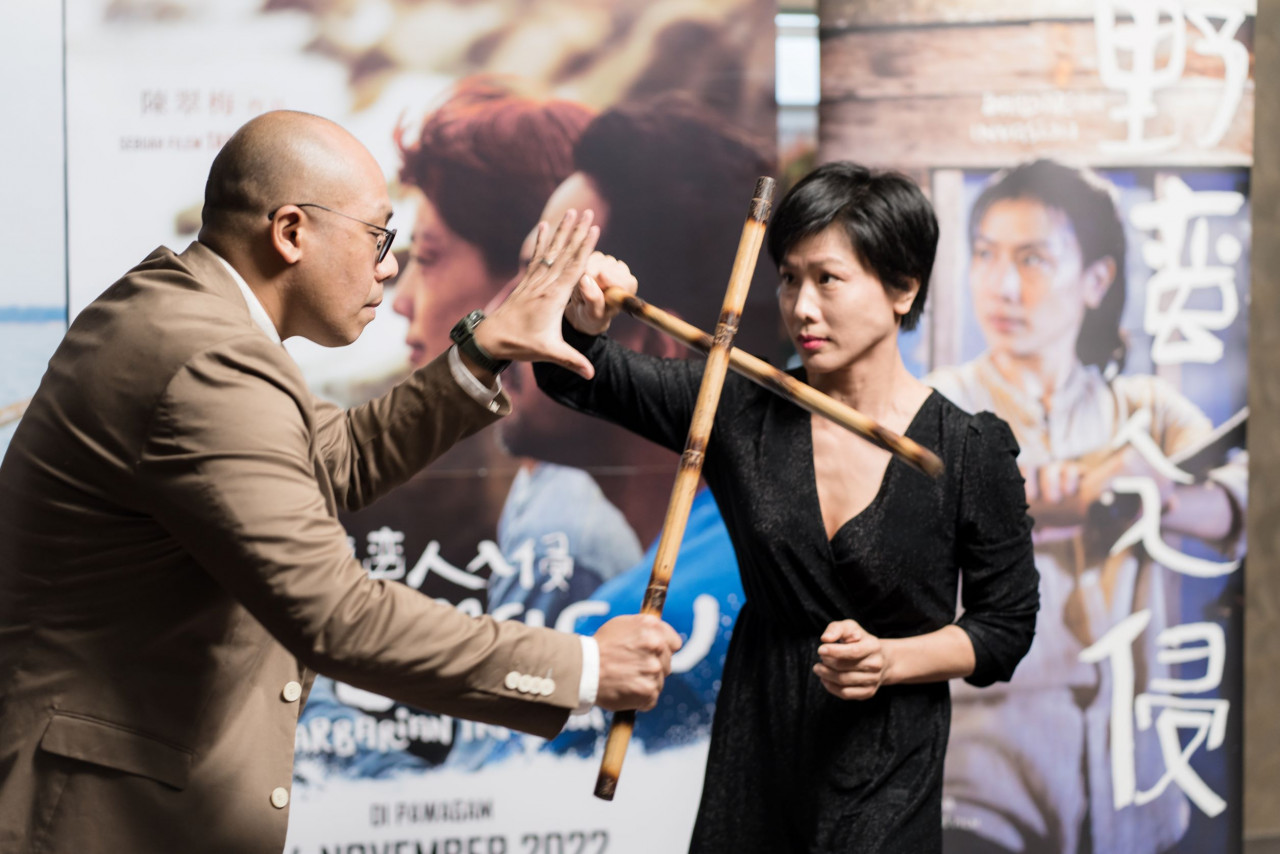 Director Tan Chui Mui showed off her Eksrima and Brazilian JiuJitsu skills during the movie’s gala night. – Pic courtesy of da huang pictures