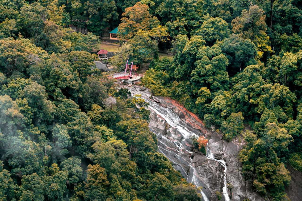 Telaga Tujuh Waterfall. – Pic courtesy of Lada