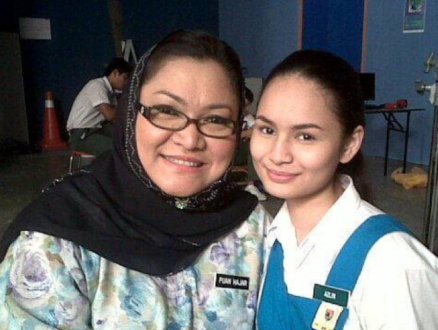 Adibah pictured together with actress Izara Aishah, he co-star in the popular Disney series Oh My English! - Facebook pic