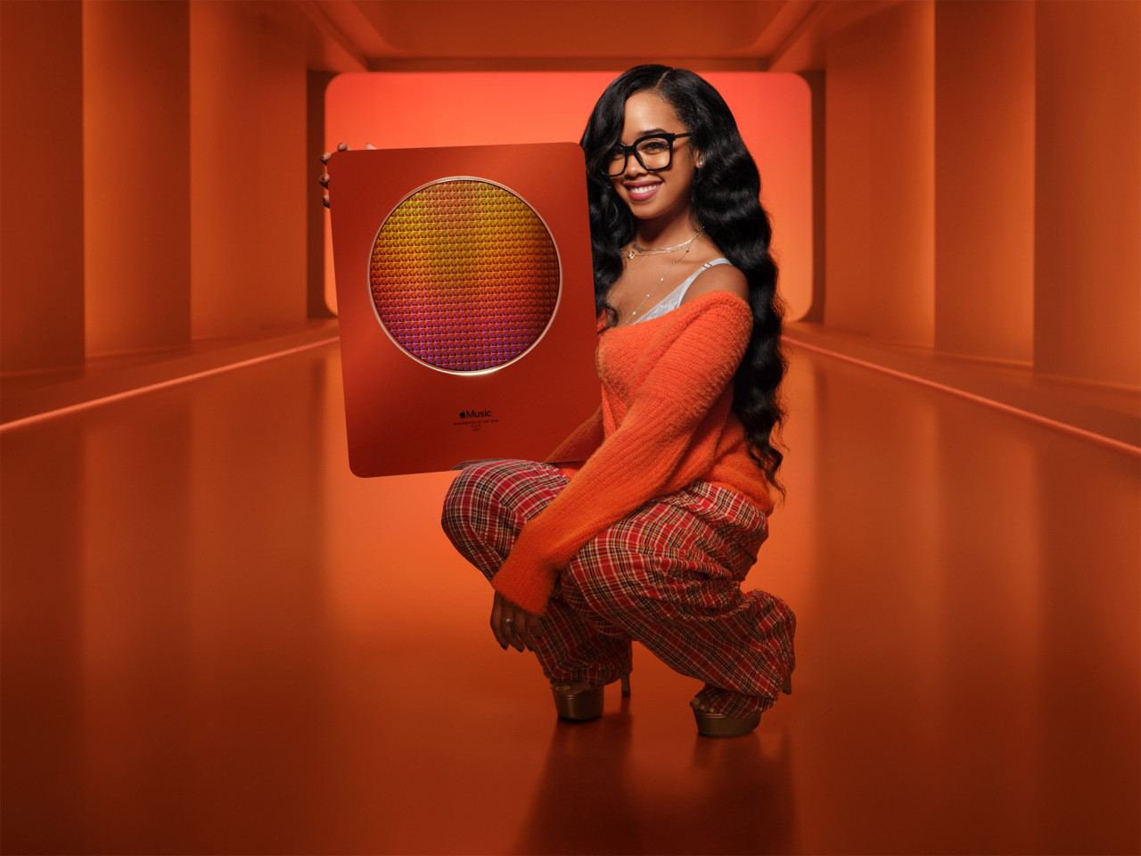 H.E.R. wins Songwriter of the Year at the third annual Apple Music Awards. – Pic courtesy of Apple