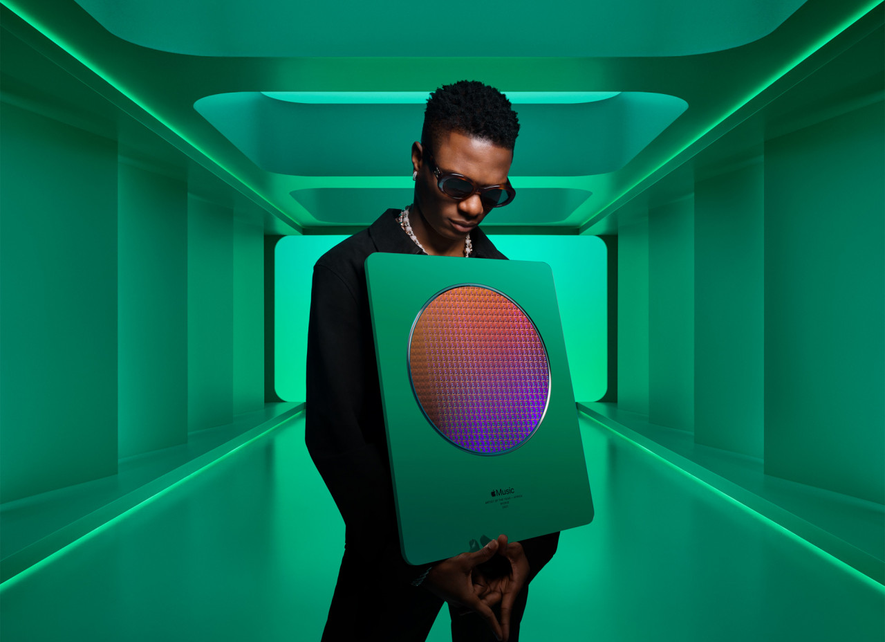 Wizkid wins Artist of the Year (Africa) at the third annual Apple Music Awards. – Pic courtesy of Apple