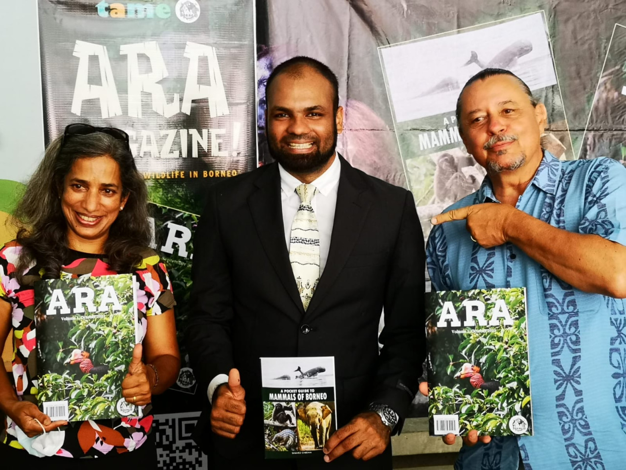 Shaves Cheema and representatives from other wildlife organisations during the magazine’s launch last month. – Pic courtesy of 1Stopborneo Wildlife