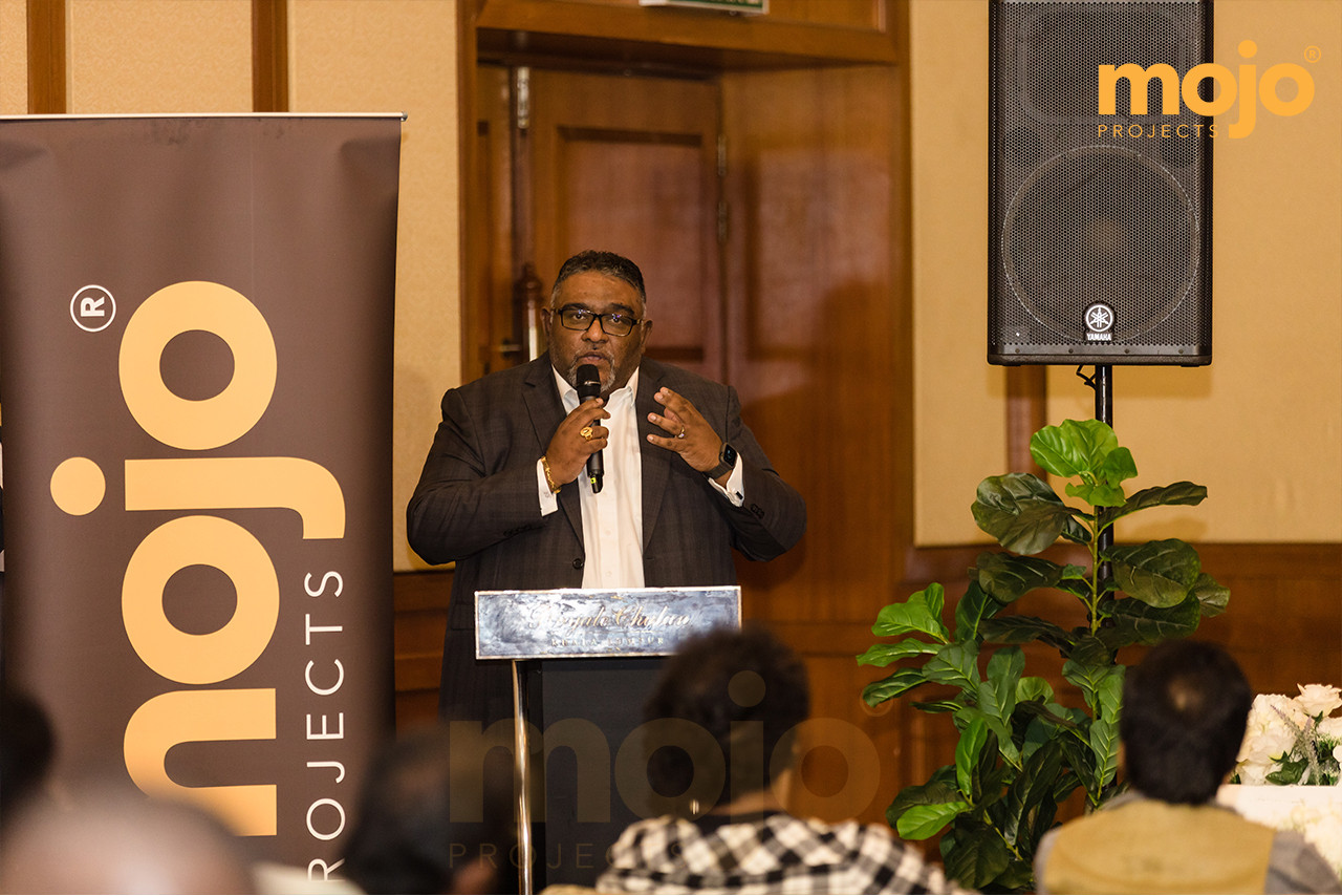 Mojo Projects CEO Ratna K Nadarajan delivering his speech at the Retro Rahman 3.0 press conference. – Pic courtesy of Mojo Projects