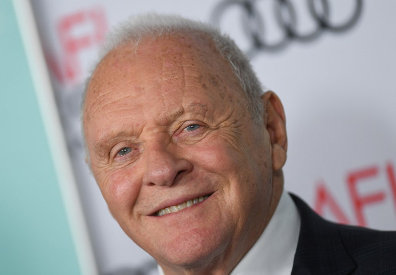 ‘Be Kind to Yourself’, says Anthony Hopkins in New Years social media post