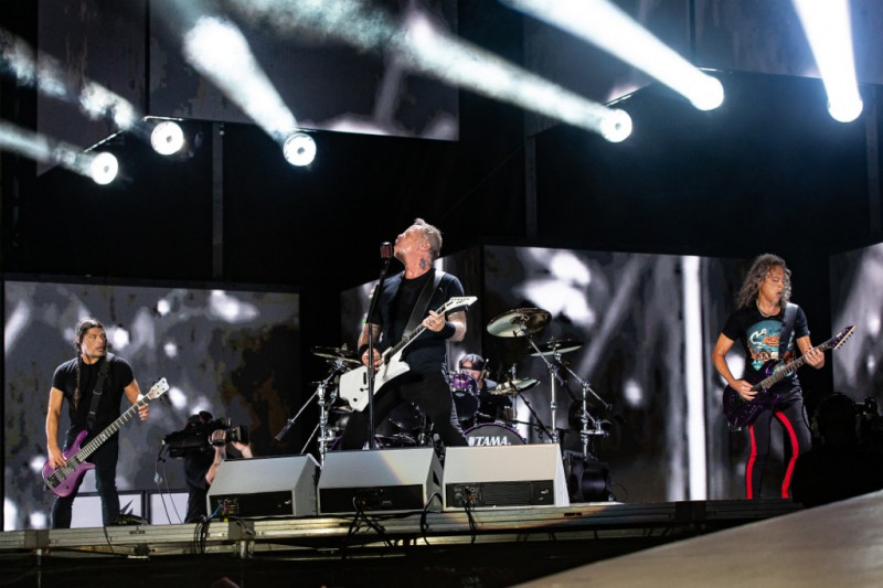 Metallica announces new album, world tour