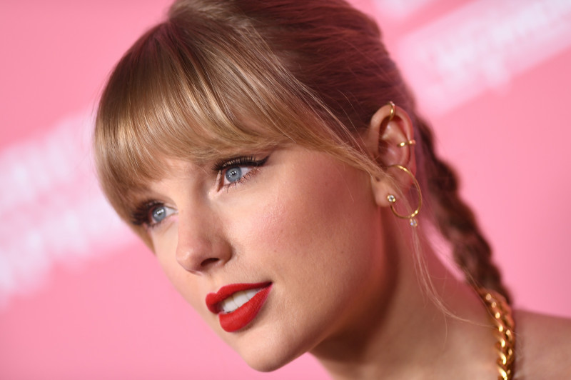 Swift's ‘All Too Well’ ousts ‘American Pie’ as longest top hit