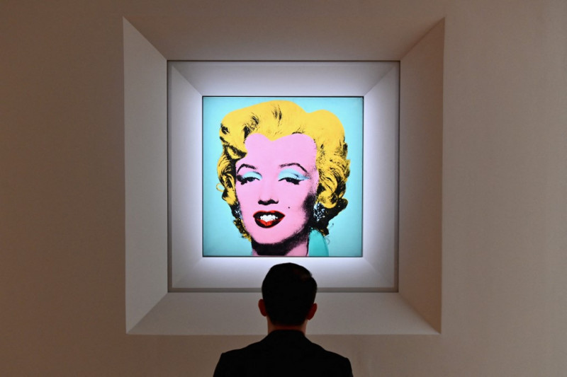 Warhol portrait of Marilyn Monroe fetches record US$195 mil: Christie's