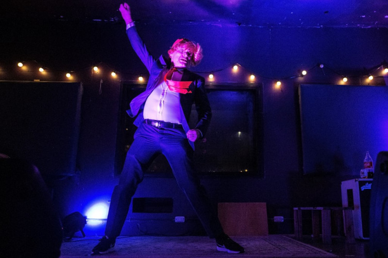 Rock-around-Bangkok: Thai air guitar contestants give their all