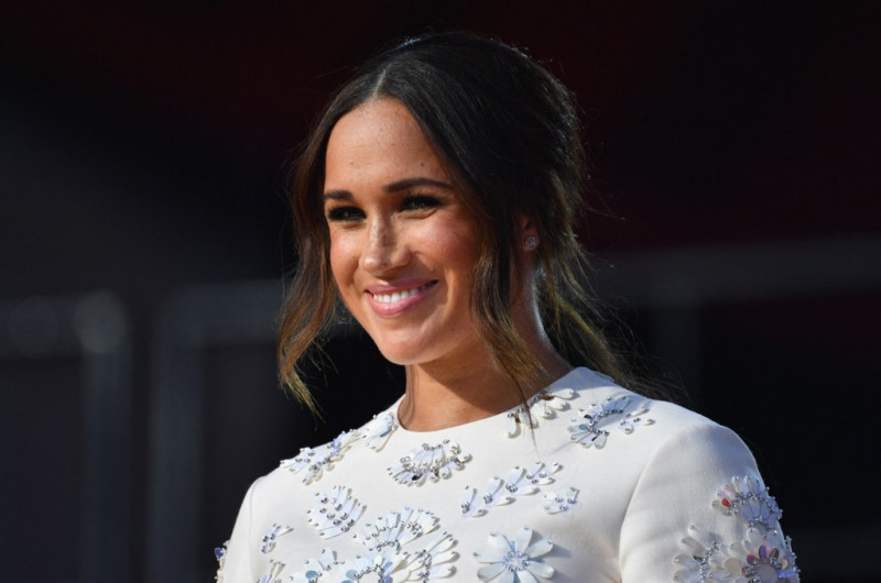 Meghan Markle hosts Serena Williams on first podcast episode