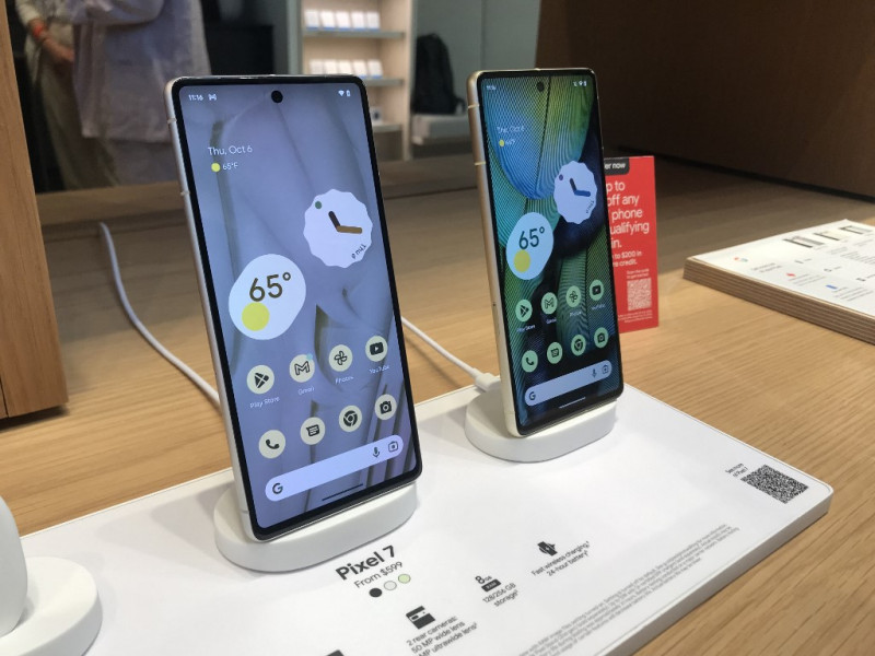 Google looks to raise its smartphone game with latest Pixel 7