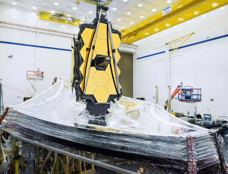 'Amazing milestone' as Nasa fully deploys Webb telescope in space