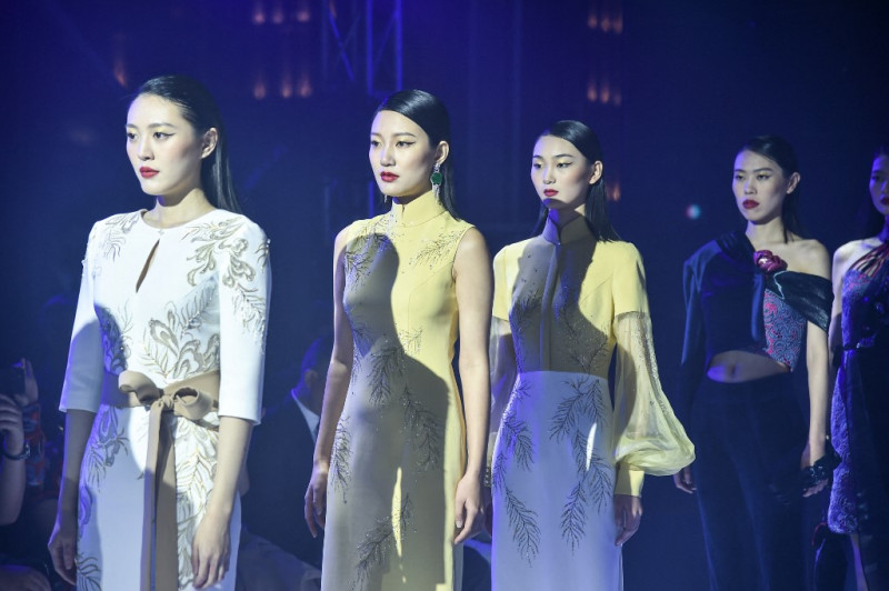 Shanghai tailors keep qipao dress tradition alive