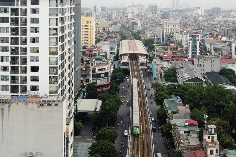 Motorbike-clogged Hanoi rolls out first urban railway