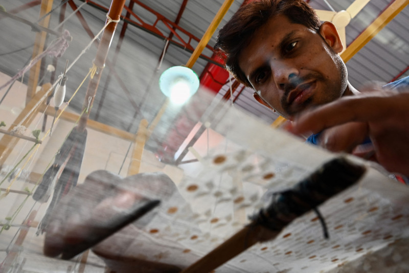 'Woven air': Bangladesh revives elite forgotten fabric