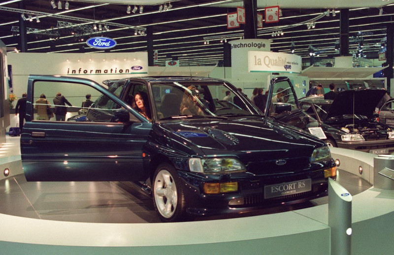 Princess Diana's sporty Ford Escort sells for £737,000