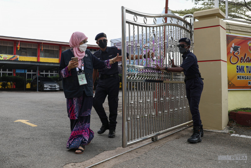 Polling centres in Melaka closed, vote counting begins