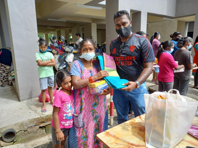 Social activist brings Deepavali cheer to Bukit Mertajam’s underprivileged