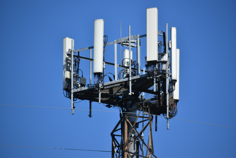 12 mil users set to get 5G access by year-end after five telcos ink deal with DNB: Annuar