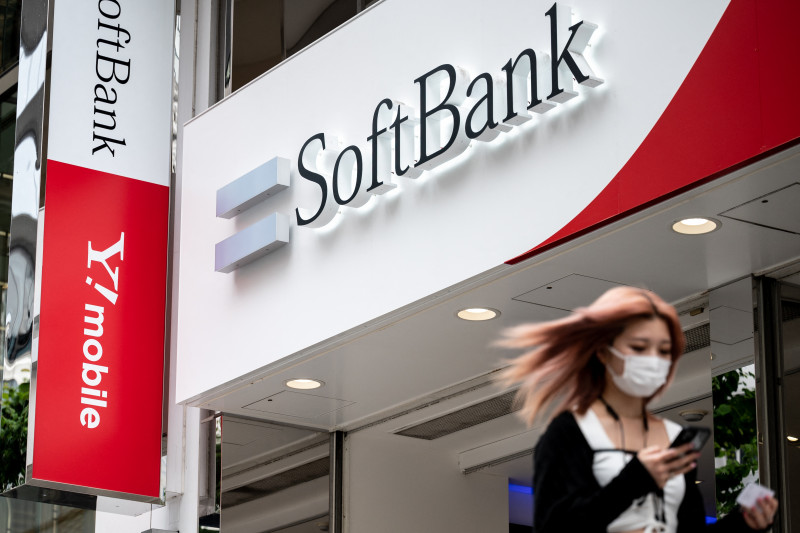 SoftBank posts first quarterly loss in 18 months
