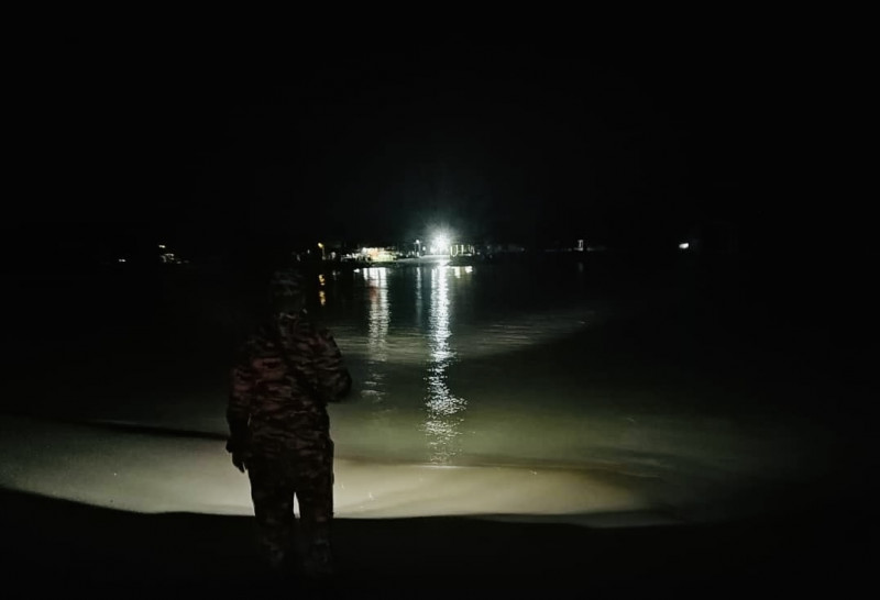 Two feared drowned in Penang after running from police