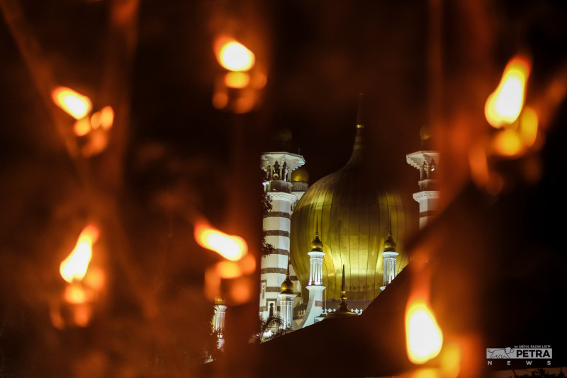 Photo of the Week: Masjid Ubudiah as Hari Raya approaches – Abdul Razak Latif