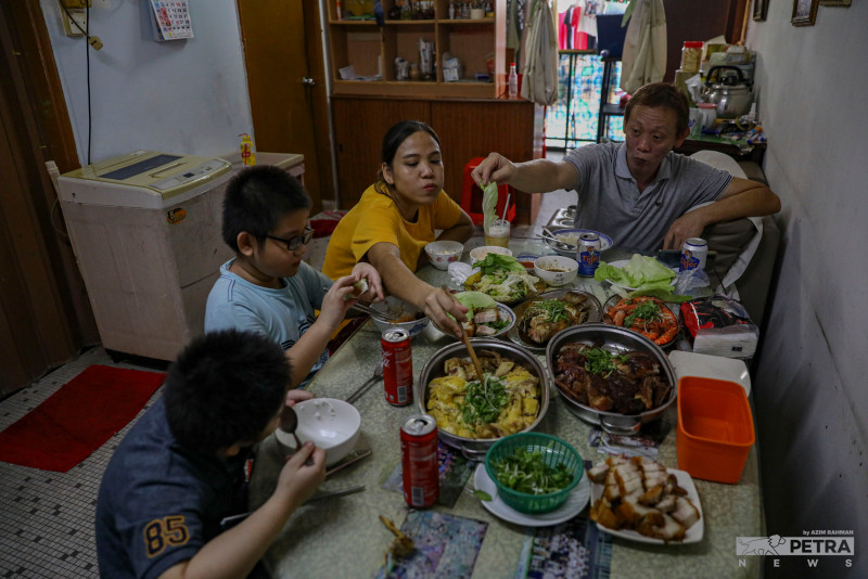 [VIDEO] Lunar New Year greetings: A time of familial bonds
