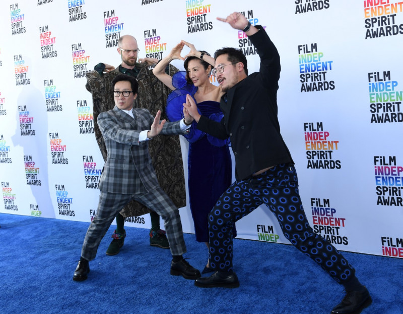'Everything Everywhere' dominates Spirit Awards week before Oscars