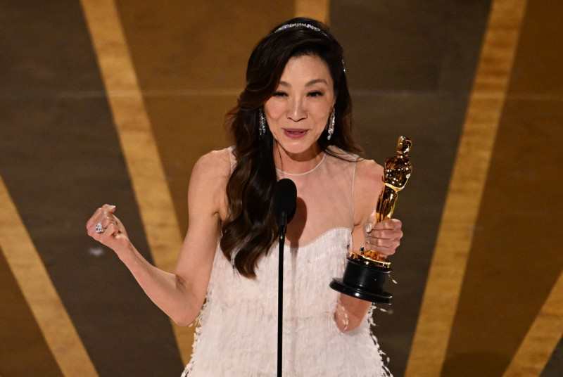 Michelle Yeoh dedicates Oscar to her mum, all the mums in the world
